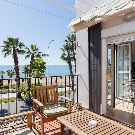 Apartamento Con Encanto En Primera Linea De Playa Malaga Bagian luar foto