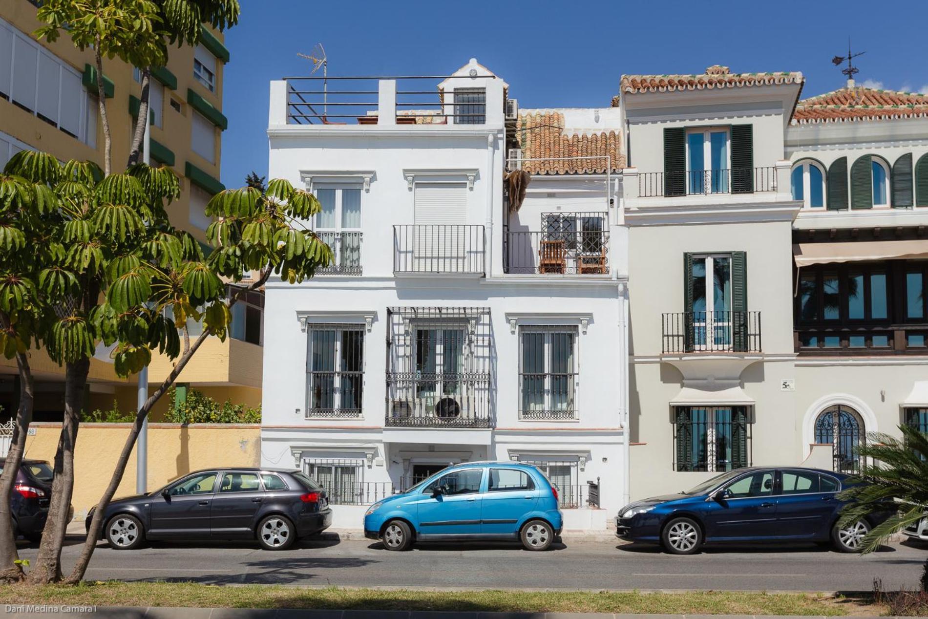 Apartamento Con Encanto En Primera Linea De Playa Malaga Bagian luar foto