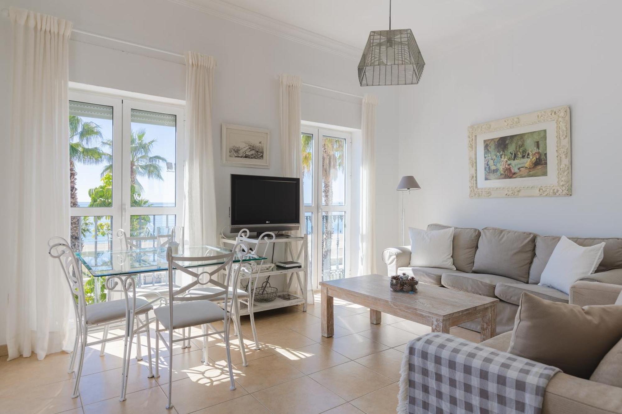 Apartamento Con Encanto En Primera Linea De Playa Malaga Bagian luar foto