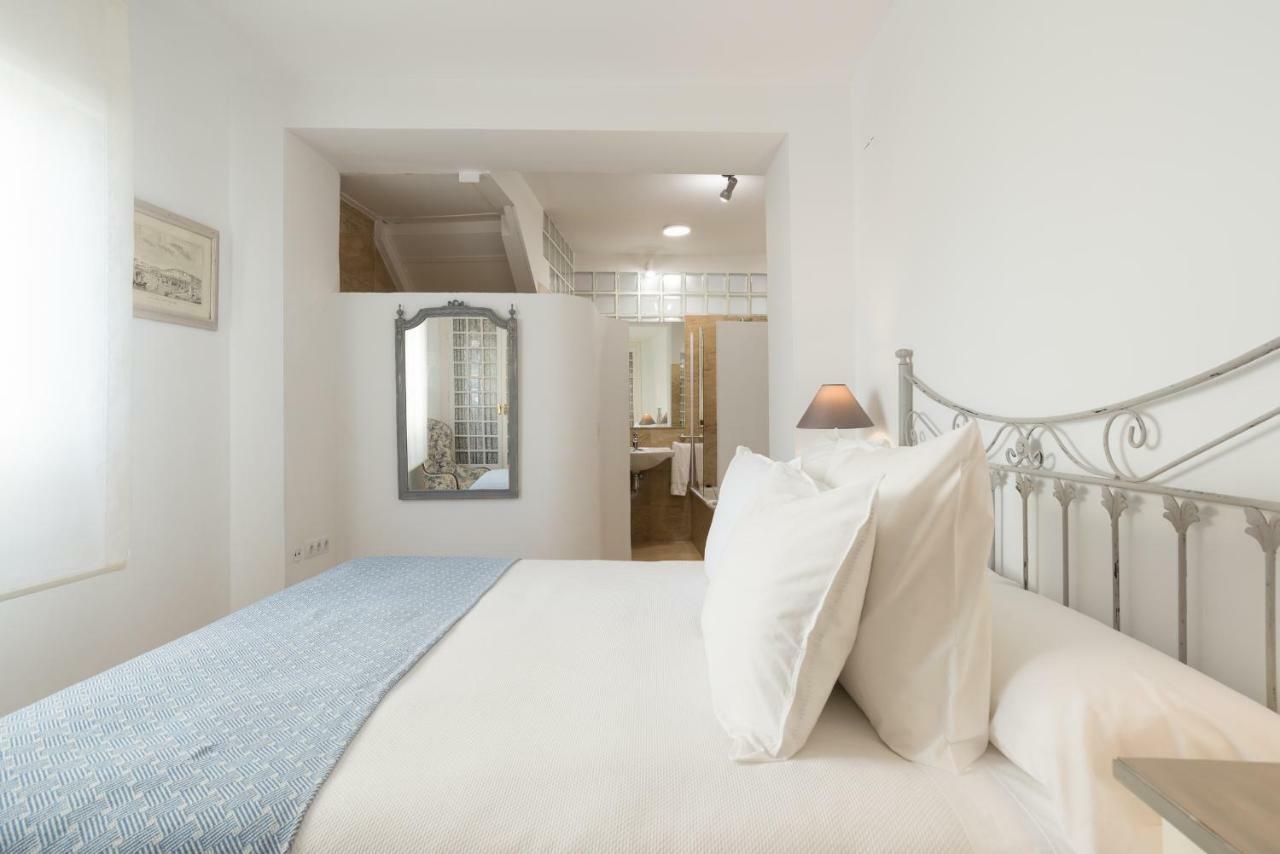 Apartamento Con Encanto En Primera Linea De Playa Malaga Bagian luar foto