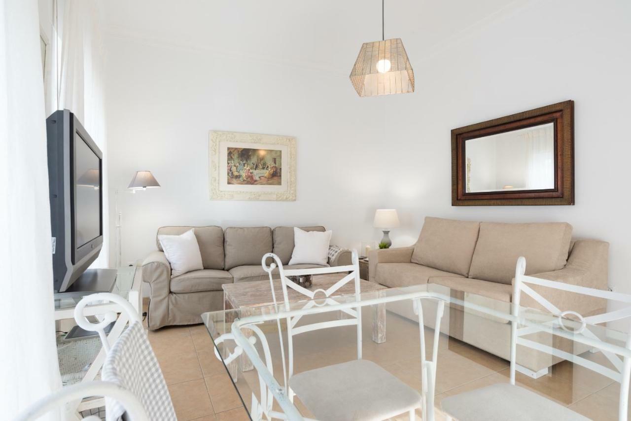 Apartamento Con Encanto En Primera Linea De Playa Malaga Bagian luar foto