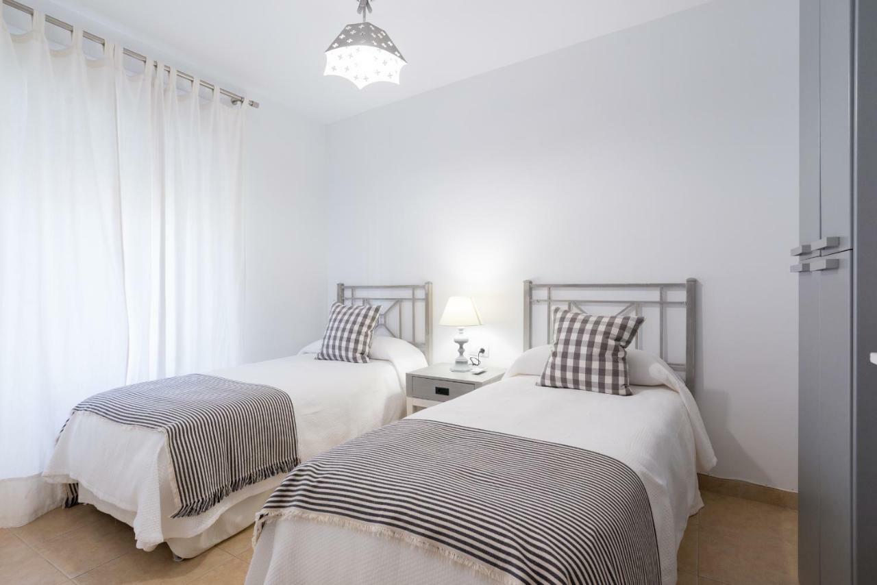 Apartamento Con Encanto En Primera Linea De Playa Malaga Bagian luar foto